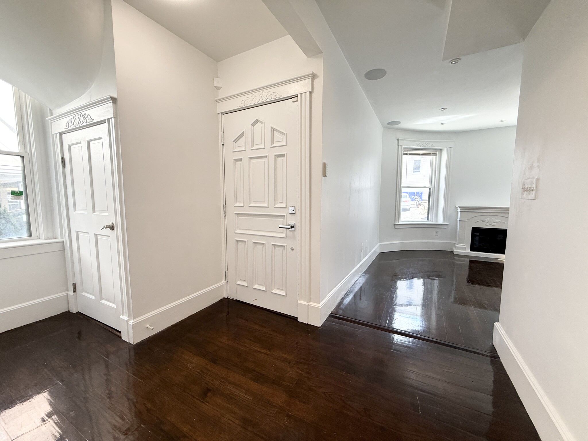 2 bed, 1 bath apartment for rent at 40 Cameron St Unit 1, Boylston Street — photo 6 of 10