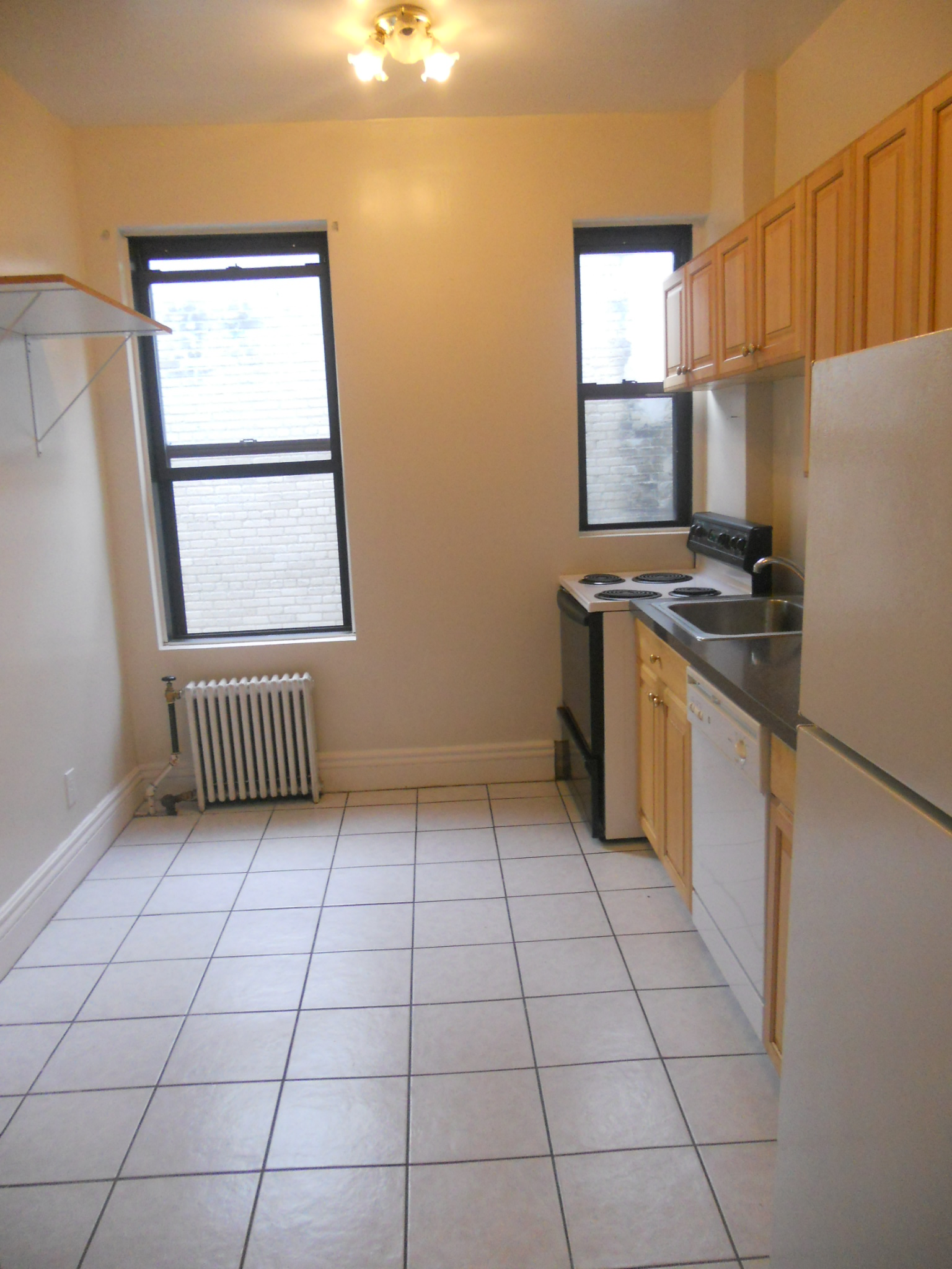 2 bed, 1 bath apartment for rent at 40 Carlton St Unit 18, Longwood