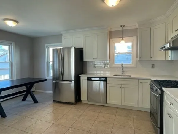 4 bed, 2 bath apartment for rent at 40 Center, Woburn — photo 3 of 15