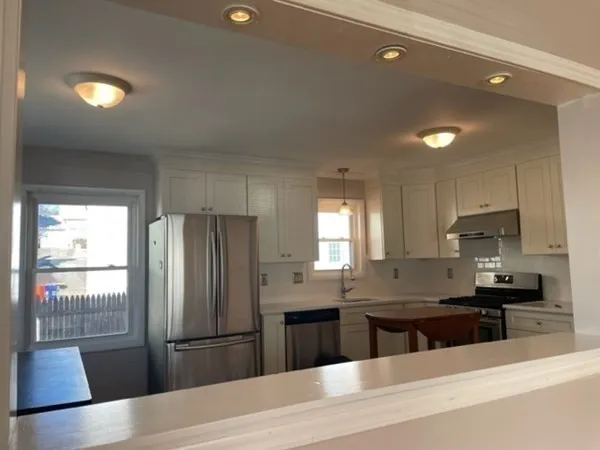 4 bed, 2 bath apartment for rent at 40 Center, Woburn — photo 4 of 15