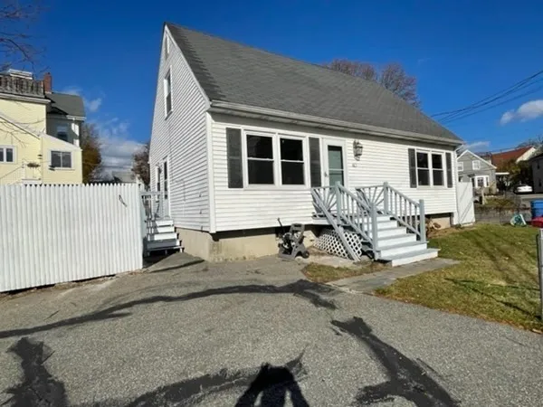 4 bed, 2 bath apartment for rent at 40 Center, Woburn — photo 1 of 15