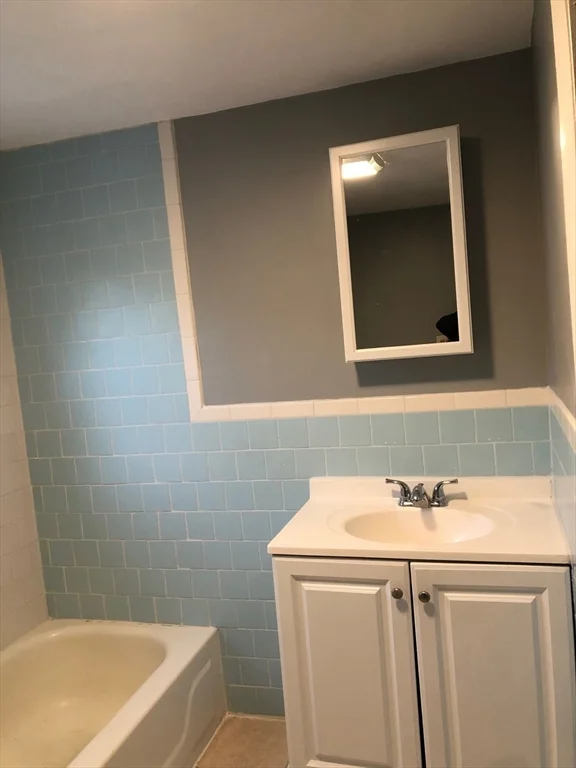 1 bed, 1 bath apartment for rent at 40 Central Ave Unit 3, Everett — photo 12 of 12