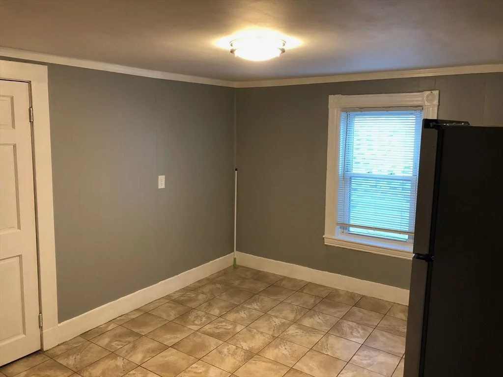 1 bed, 1 bath apartment for rent at 40 Central Ave Unit 3, Everett — photo 5 of 12