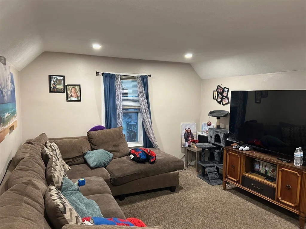 1 bed, 1 bath apartment for rent at 40 Central Ave Unit 3, Everett — photo 4 of 12
