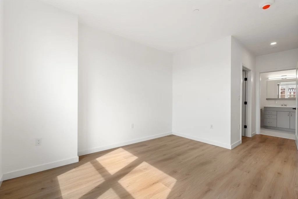 2 bed, 2 bath apartment for rent at 40 Centre St Unit 203, North Brookline — photo 4 of 9