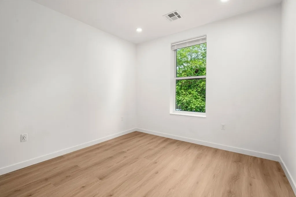 1 bed, 1 bath apartment for rent at 40 Centre St Unit 205, North Brookline — photo 5 of 8