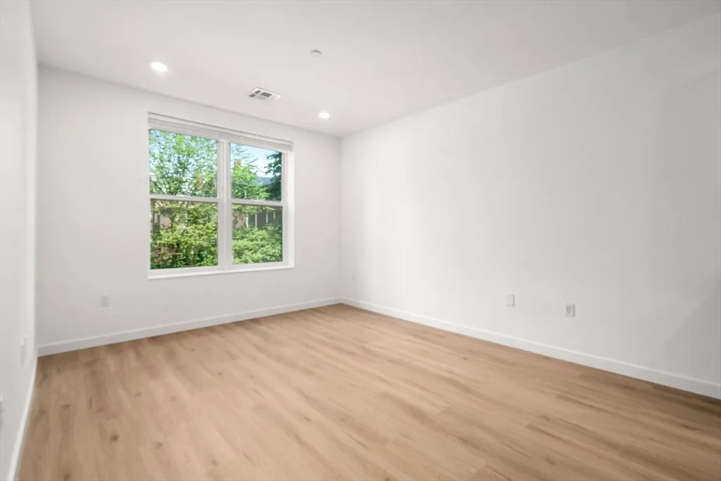 1 bed, 1 bath apartment for rent at 40 Centre St Unit 205, North Brookline — photo 4 of 8