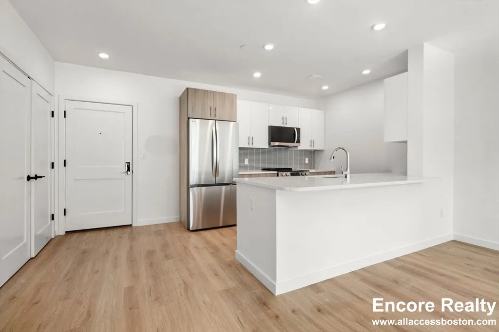 2 bed, 2 bath apartment for rent at 40 Centre St Unit 402, North Brookline — photo 1 of 4