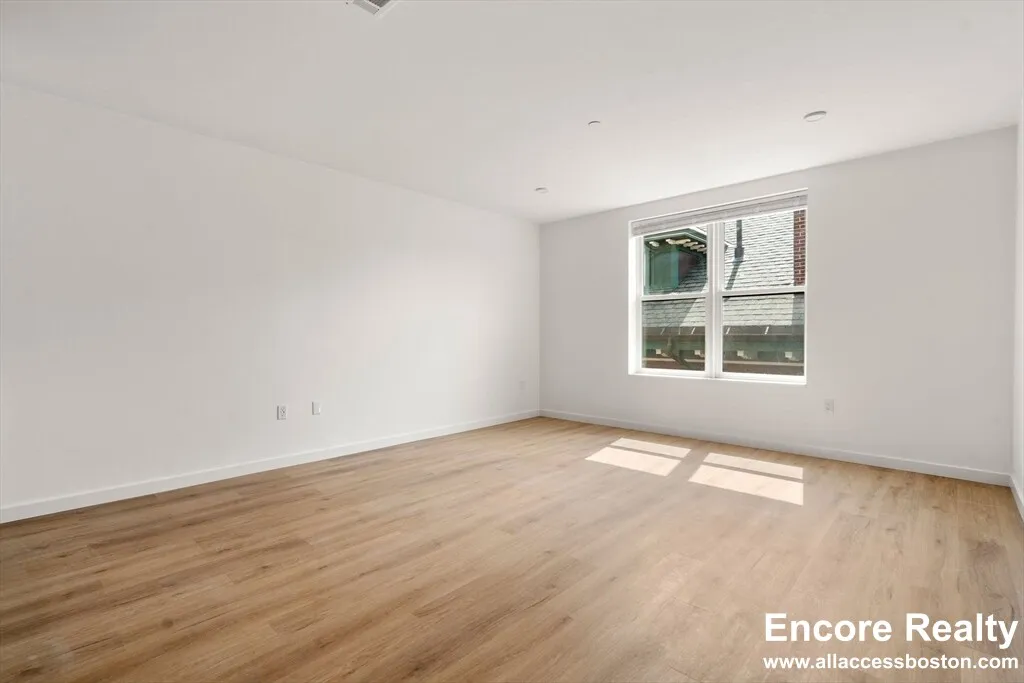 2 bed, 2 bath apartment for rent at 40 Centre St Unit 402, North Brookline — photo 3 of 4