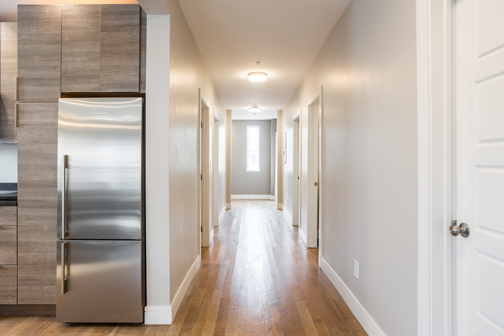 4 bed, 3 bath apartment for rent at 40 Champney St Unit 2, Brighton — photo 5 of 21