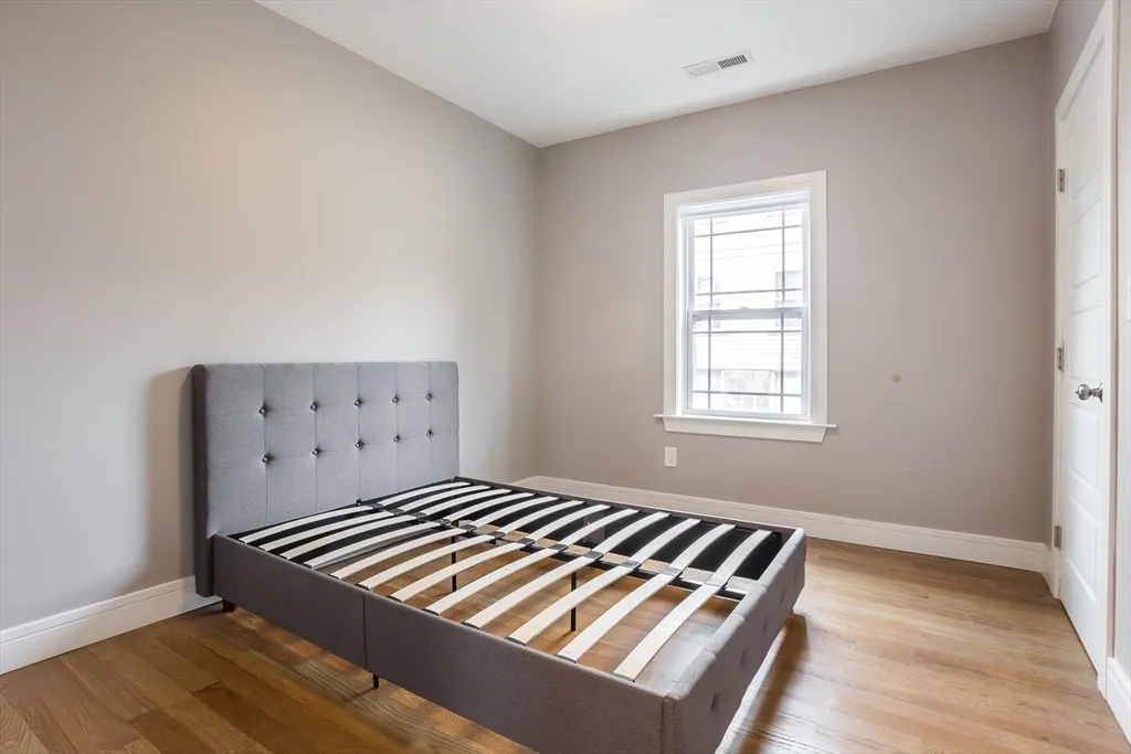 4 bed, 3 bath apartment for rent at 40 Champney St Unit A, Oak Square — photo 14 of 20