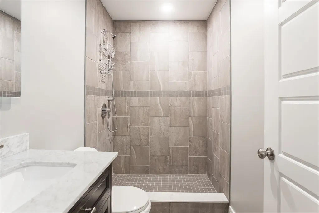 4 bed, 3 bath apartment for rent at 40 Champney St Unit A, Oak Square — photo 13 of 20