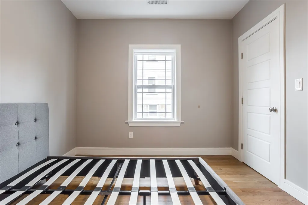 4 bed, 3 bath apartment for rent at 40 Champney St Unit A, Oak Square — photo 15 of 20