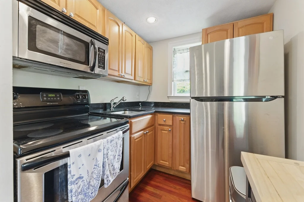 1 bed, 1 bath apartment for rent at 40 Chappie St Unit 1, Charlestown — photo 3 of 14