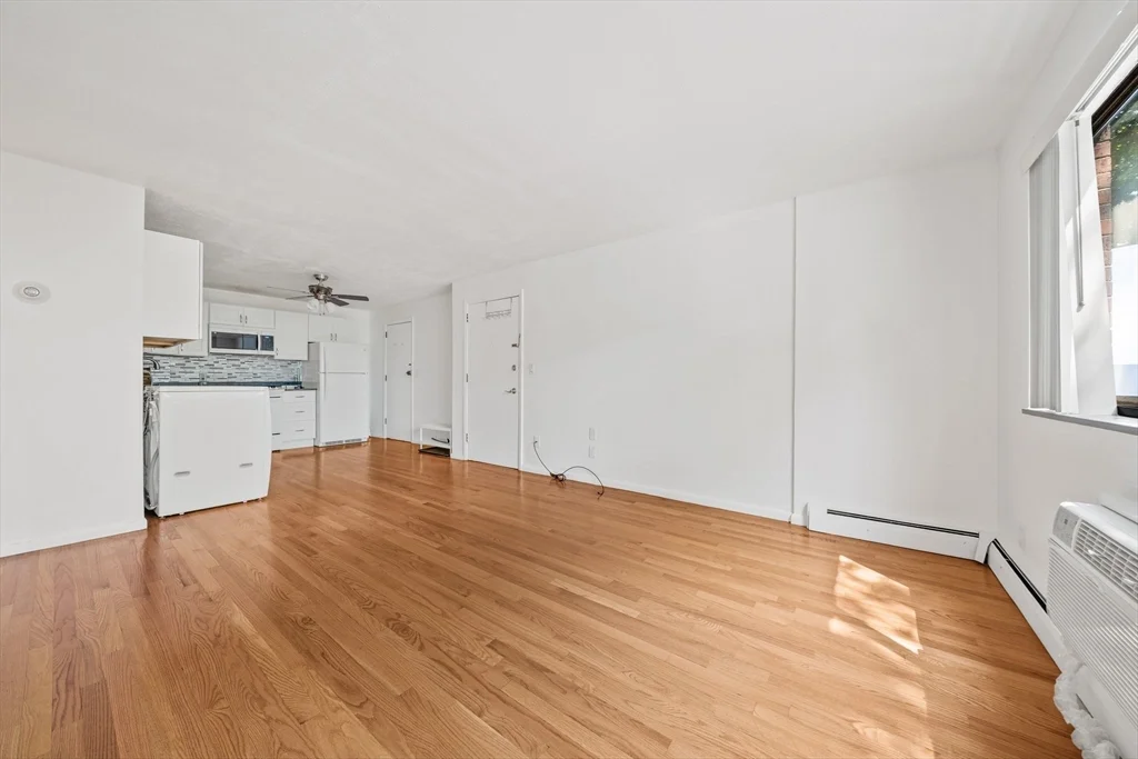 2 bed, 1 bath apartment for rent at 40 Clifton St Unit 21, North Cambridge — photo 4 of 24