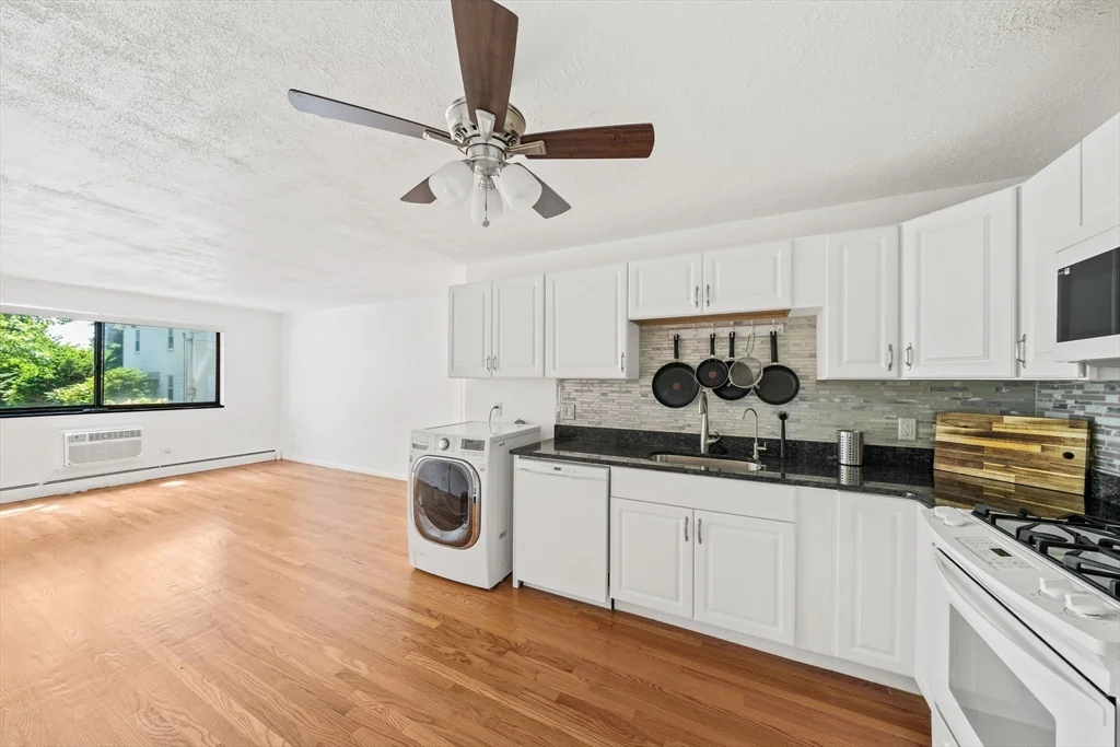 2 bed, 1 bath apartment for rent at 40 Clifton St Unit 21, North Cambridge — photo 6 of 24
