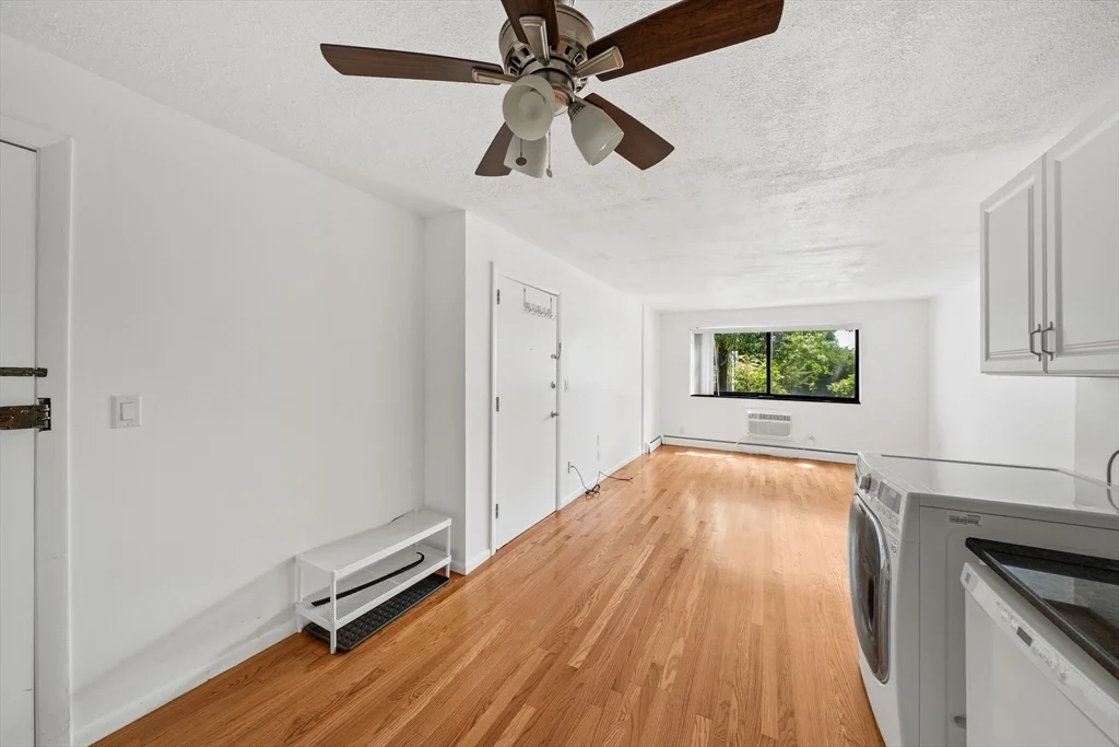 2 bed, 1 bath apartment for rent at 40 Clifton St Unit 21, North Cambridge — photo 7 of 24