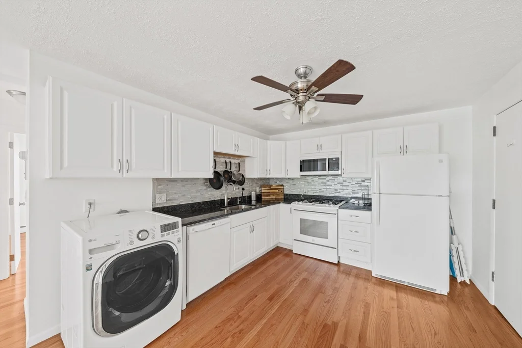 2 bed, 1 bath apartment for rent at 40 Clifton St Unit 21, North Cambridge — photo 5 of 24