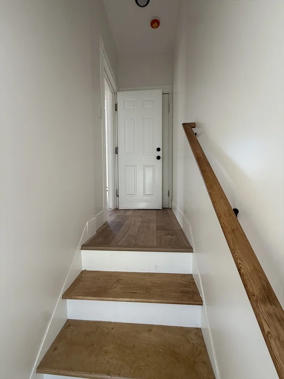 1 bed, 1 bath apartment for rent at 40 Coolidge Unit Front, South Lawrence — photo 3 of 9