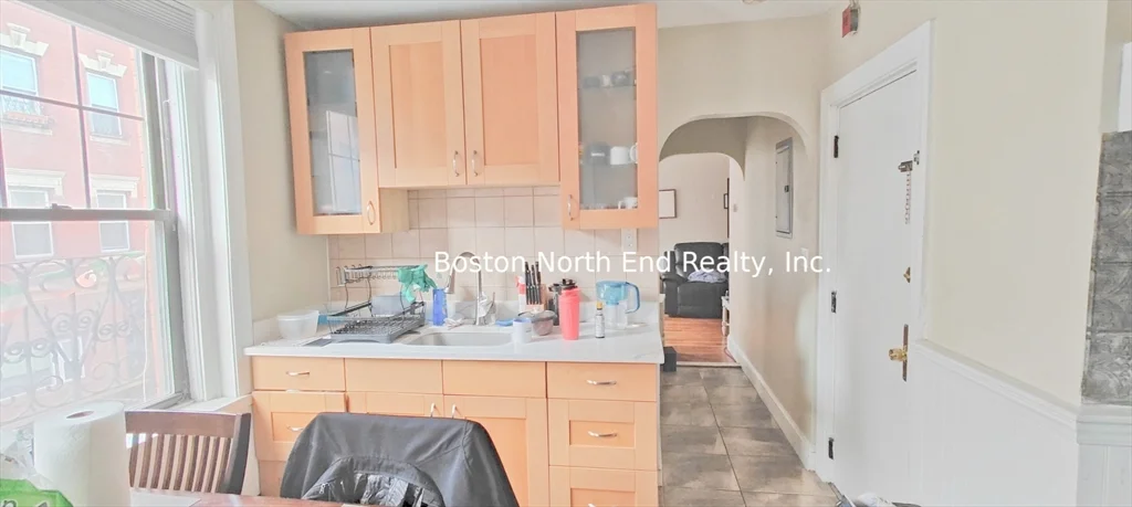 4 bed, 1 bath apartment for rent at 40 Cooper Unit 1, North End — photo 2 of 26