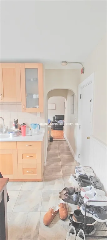 4 bed, 1 bath apartment for rent at 40 Cooper Unit 1, North End — photo 6 of 26