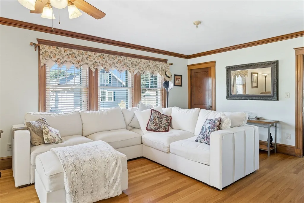 4 bed, 2 bath apartment for rent at 40 Cottage Park Rd Unit 2, Winthrop — photo 5 of 13
