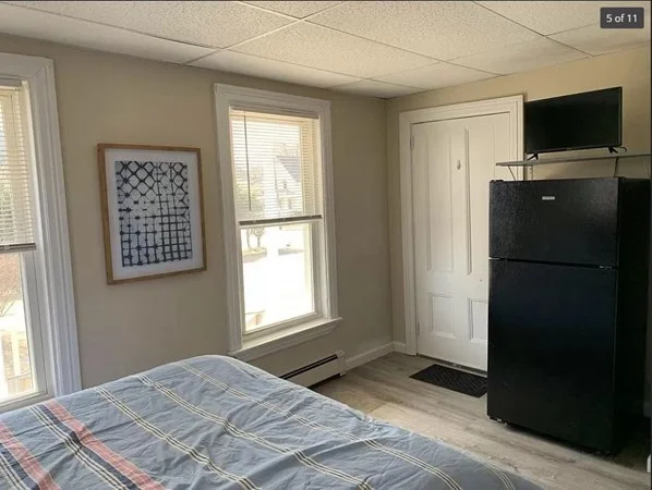 Studio bed, 1 bath apartment for rent at 40 Cottage St Unit 5, Franklin — photo 3 of 4