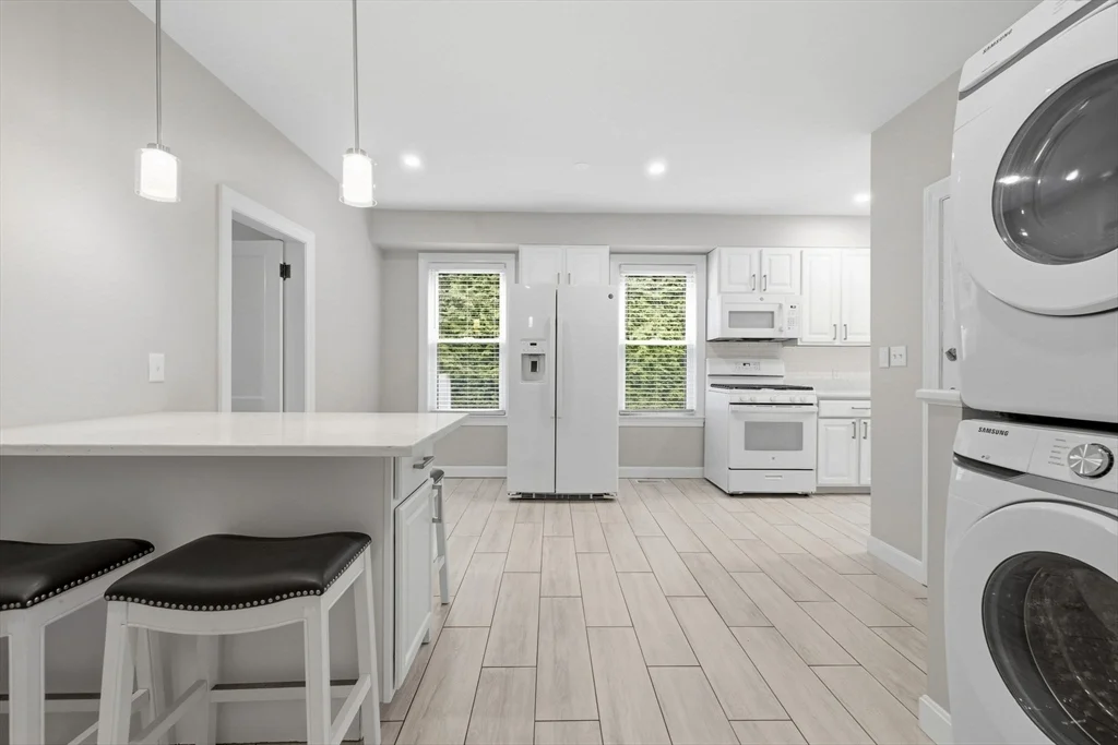 3 bed, 1 bath apartment for rent at 40 County St Unit 1, Peabody — photo 8 of 31