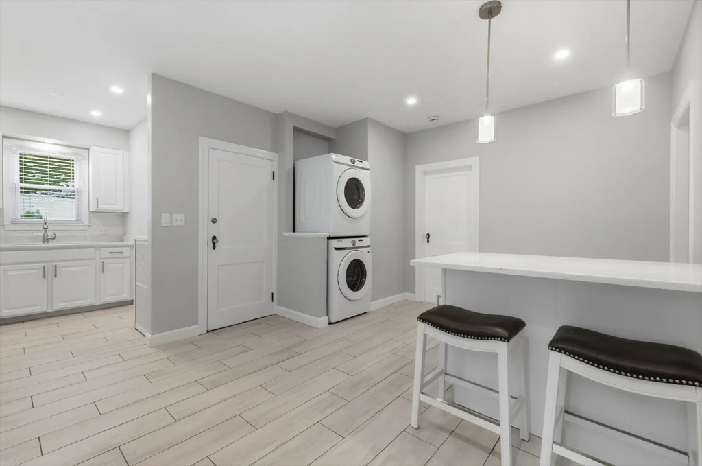 3 bed, 1 bath apartment for rent at 40 County St Unit 1, Peabody — photo 4 of 31