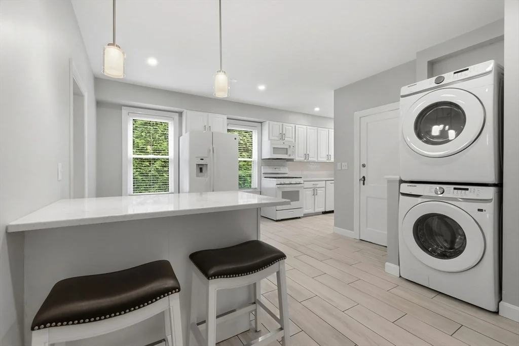 3 bed, 1 bath apartment for rent at 40 County St Unit 1, Peabody — photo 3 of 31