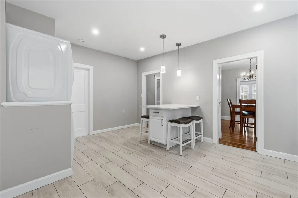 3 bed, 1 bath apartment for rent at 40 County St Unit 1, Peabody — photo 7 of 31
