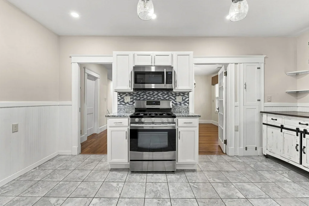 3 bed, 1 bath apartment for rent at 40 County St Unit 2, Peabody — photo 7 of 26