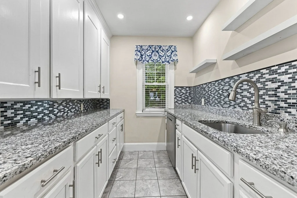 3 bed, 1 bath apartment for rent at 40 County St Unit 2, Peabody — photo 4 of 26