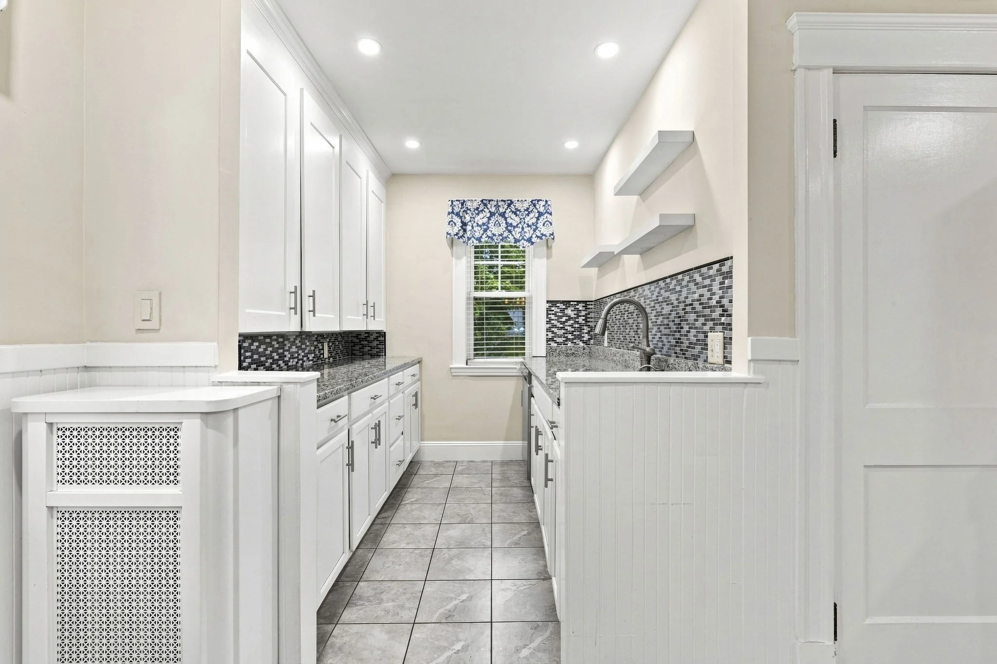 3 bed, 1 bath apartment for rent at 40 County St Unit B, Peabody — photo 17 of 36