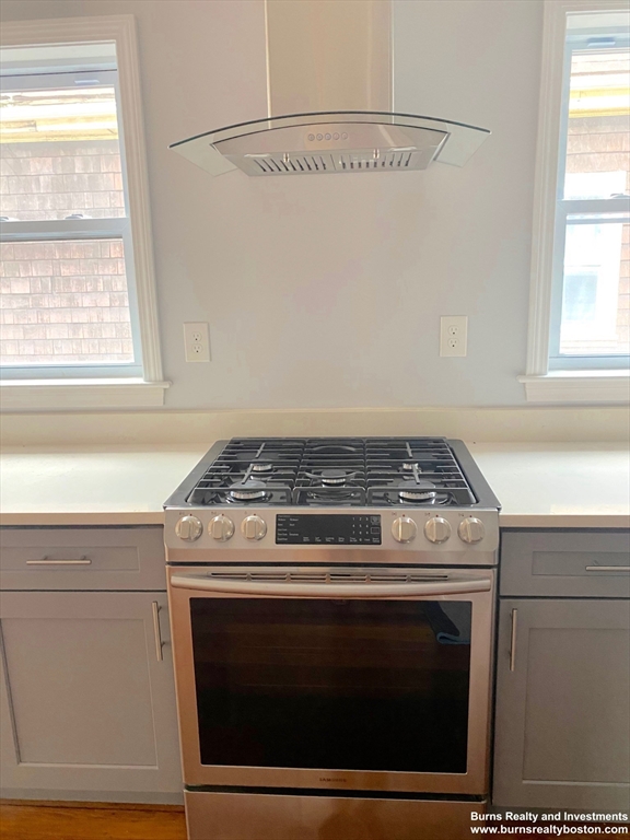 3 bed, 2 bath apartment for rent at 40 Creighton St Unit 1, Porter Square — photo 3 of 17