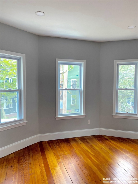 3 bed, 2 bath apartment for rent at 40 Creighton St Unit 1, Porter Square — photo 4 of 17