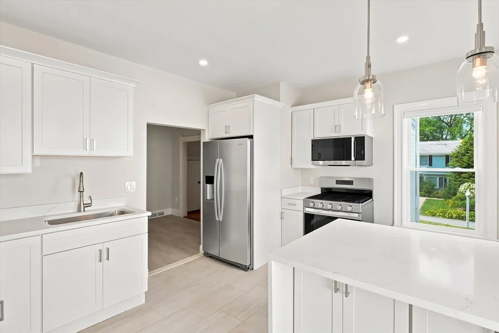 2 bed, 1 bath apartment for rent at 40 Cross St Unit 1, Franklin — photo 10 of 17