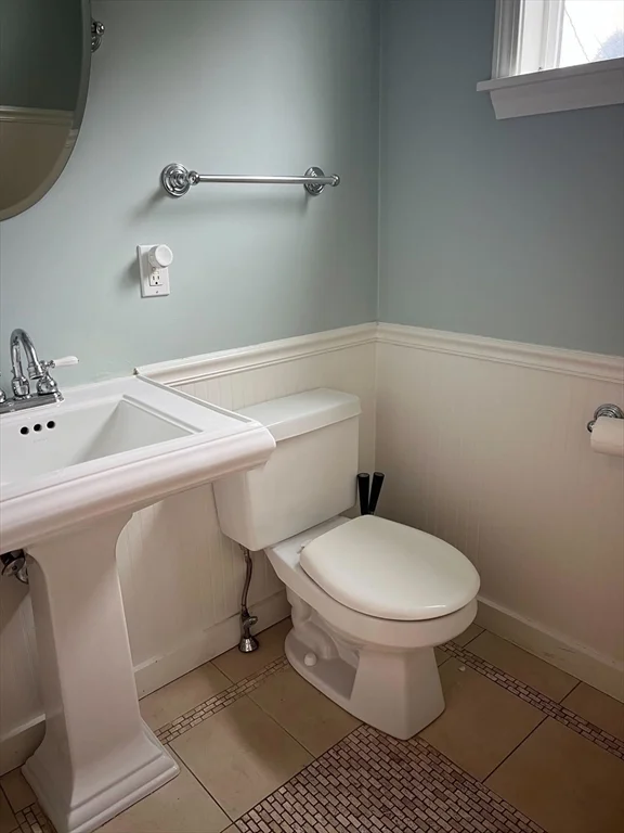 3 bed, 2 bath apartment for rent at 40 Cummings Rd Unit 40, Newton — photo 9 of 18
