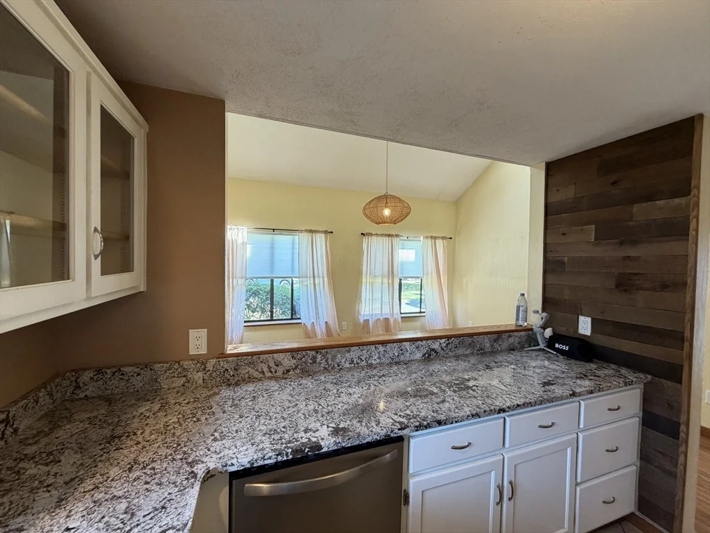 1 bed, 1 bath apartment for rent at 40 Danforth Ct Unit 40, Haverhill — photo 5 of 24