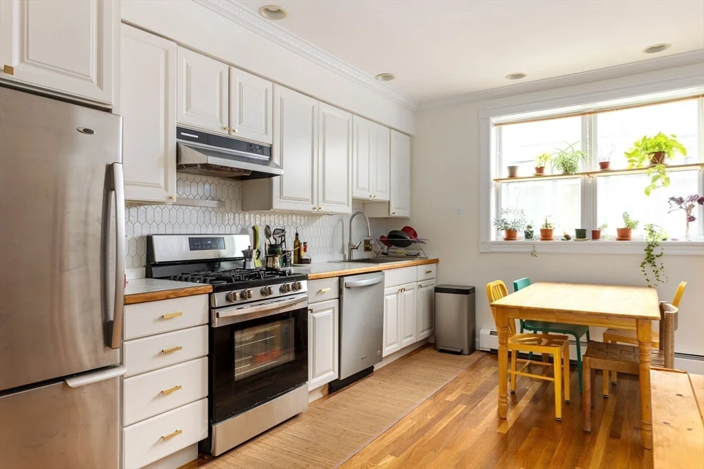 2 bed, 1 bath apartment for rent at 40 Dartmouth St Unit 2, Winter Hill — photo 8 of 22