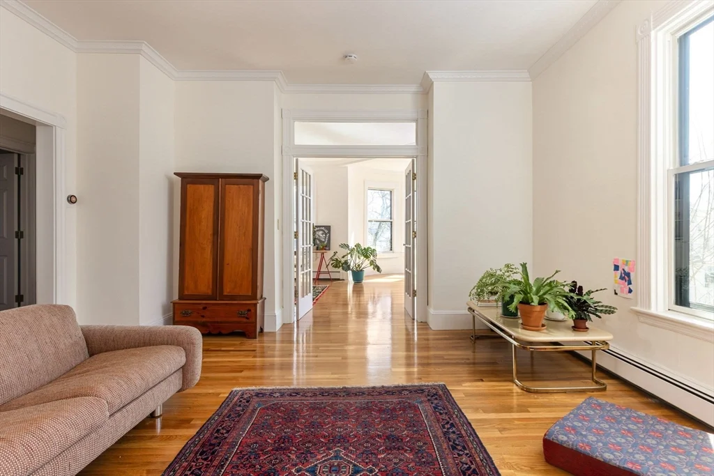 2 bed, 1 bath apartment for rent at 40 Dartmouth St Unit 2, Winter Hill — photo 2 of 22
