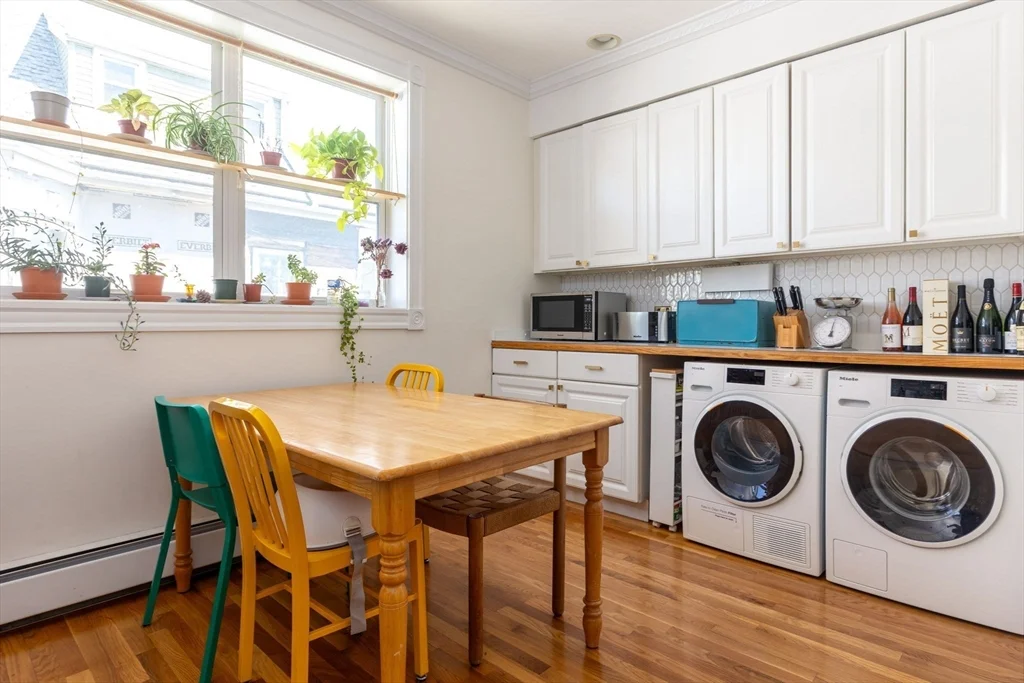 2 bed, 1 bath apartment for rent at 40 Dartmouth St Unit 2, Winter Hill — photo 11 of 22