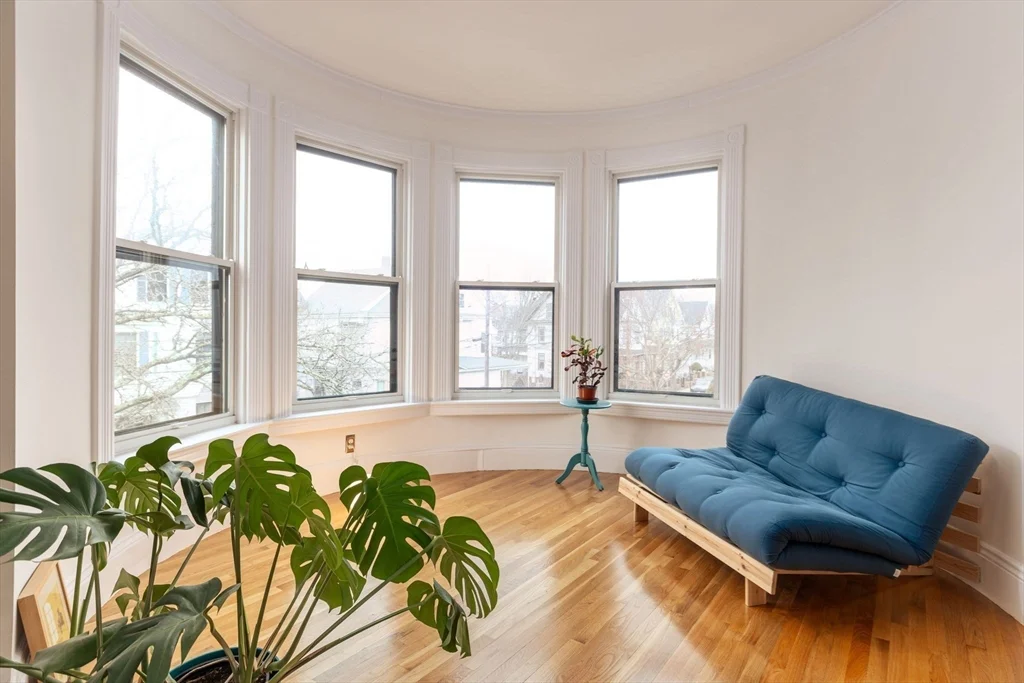 2 bed, 1 bath apartment for rent at 40 Dartmouth St Unit 2, Winter Hill — photo 4 of 22