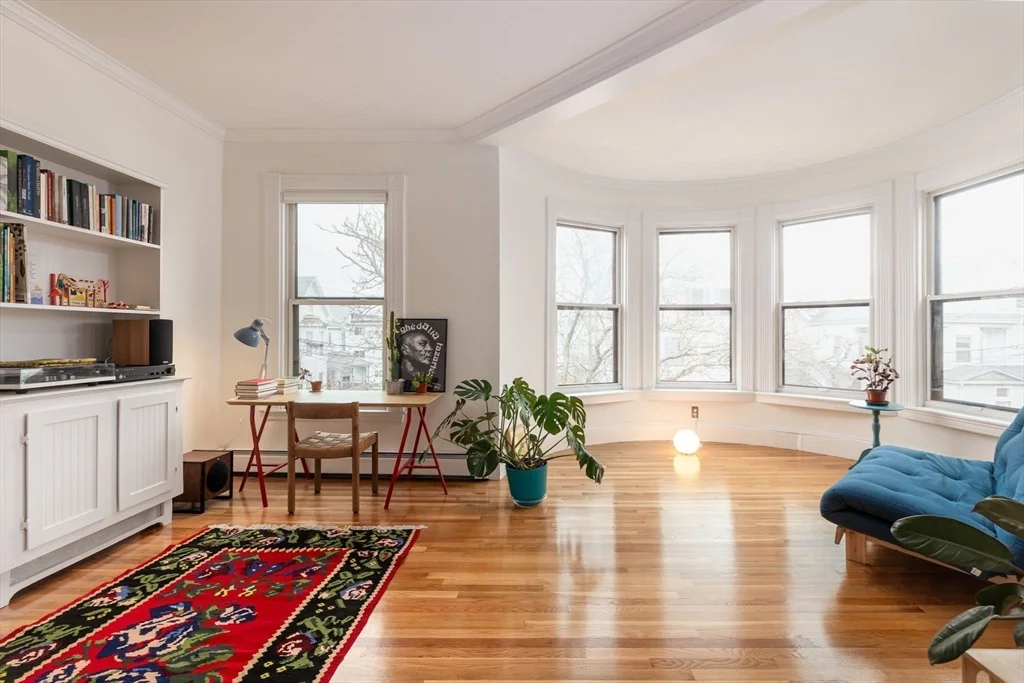 2 bed, 1 bath apartment for rent at 40 Dartmouth St Unit 2, Winter Hill — photo 3 of 22