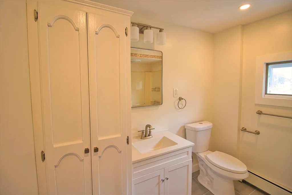 4 bed, 1 bath apartment for rent at 40 Dean Ave Unit 40, Dracut — photo 12 of 21