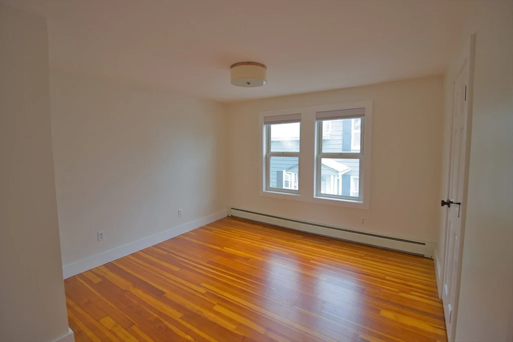 4 bed, 1 bath apartment for rent at 40 Dean Ave Unit 40, Dracut — photo 10 of 21