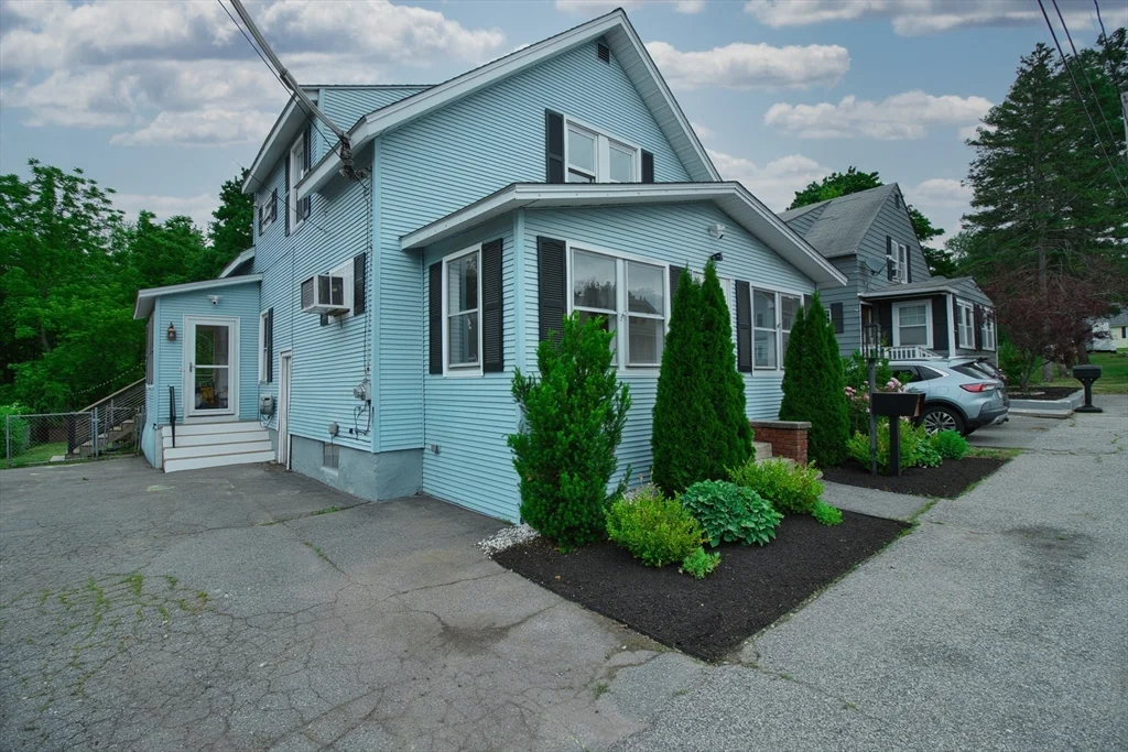 4 bed, 1 bath apartment for rent at 40 Dean Ave Unit 40, Dracut — photo 1 of 21