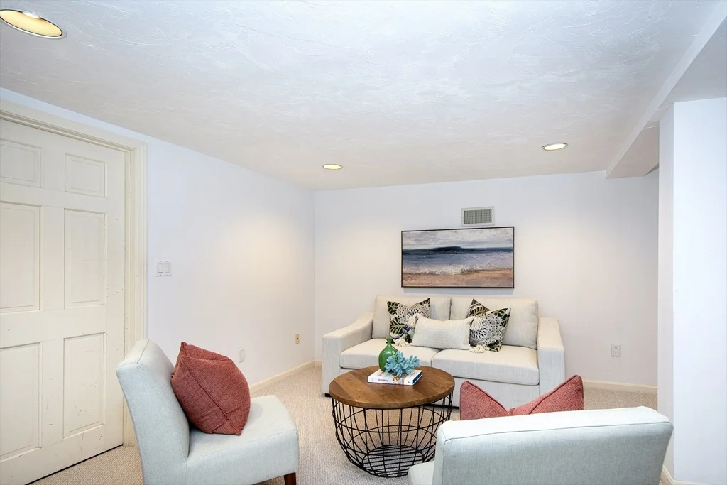 2 bed, 3 bath apartment for rent at 40 Driftway Unit 13, Third Cliff — photo 18 of 20