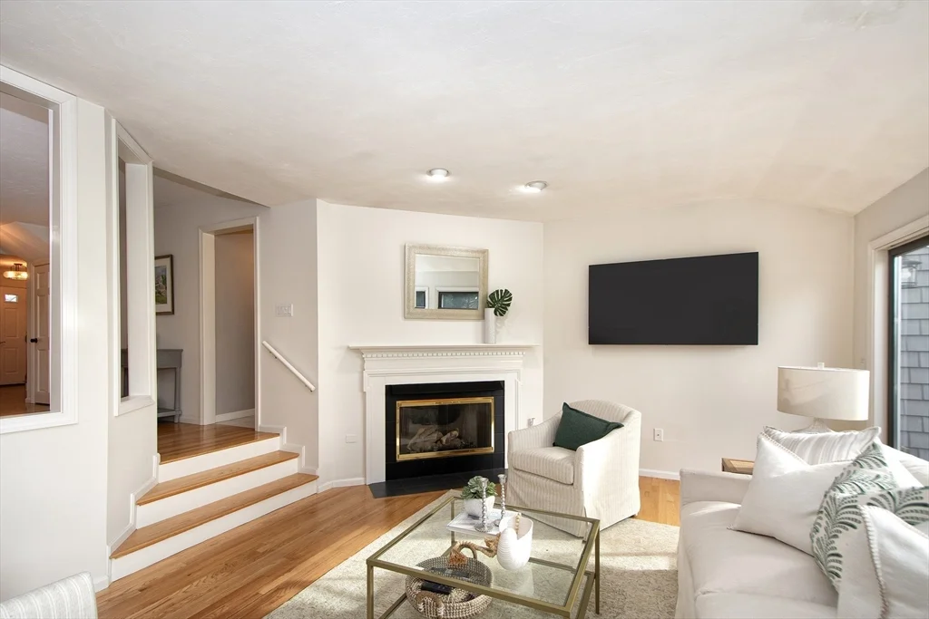 2 bed, 3 bath apartment for rent at 40 Driftway Unit 13, Third Cliff — photo 11 of 20