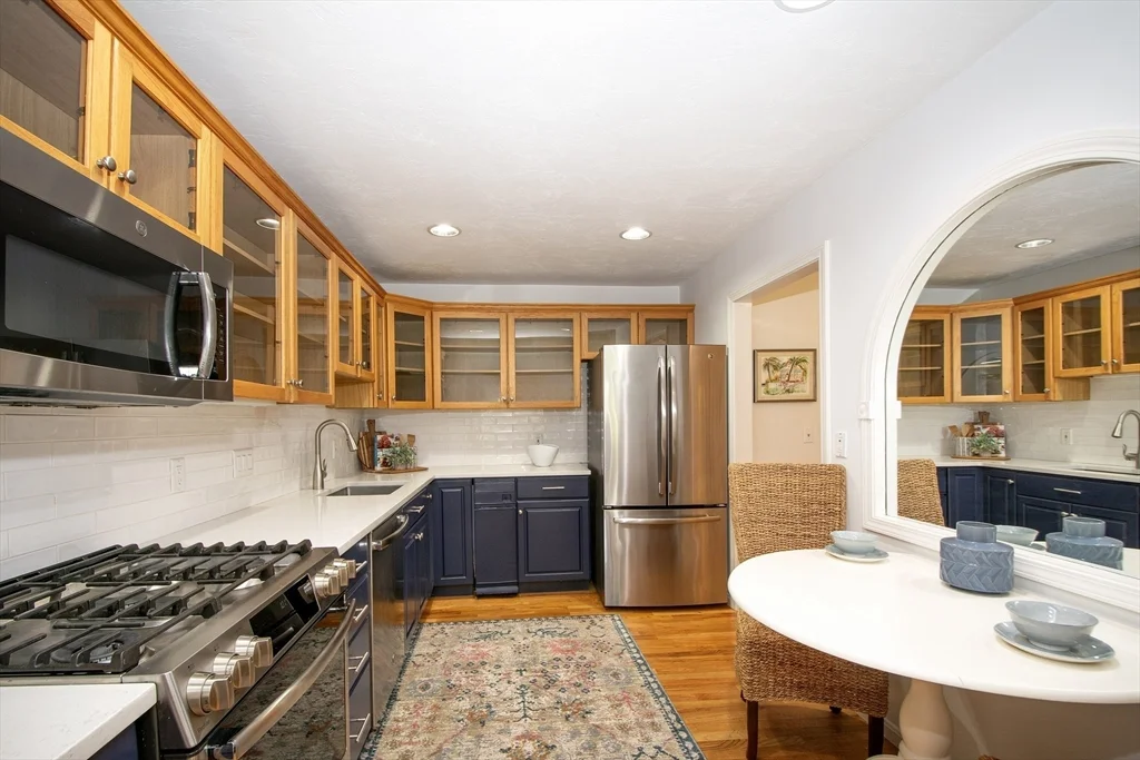 2 bed, 3 bath apartment for rent at 40 Driftway Unit 13, Third Cliff — photo 6 of 20